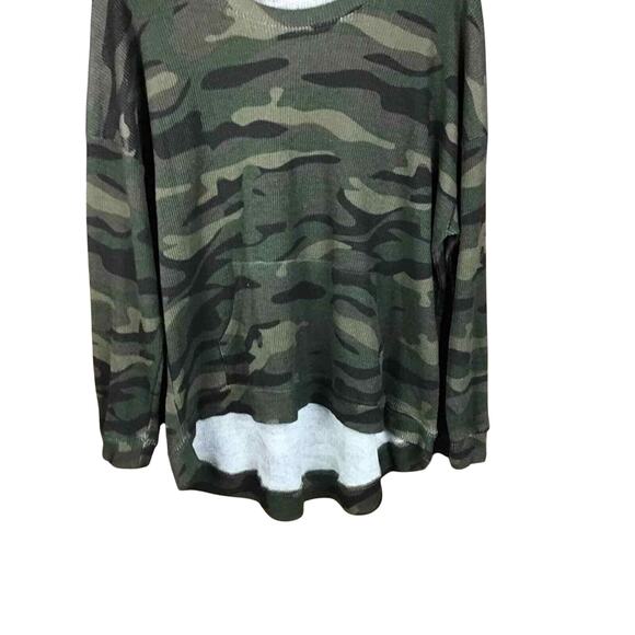 RDI Womens Medium Camo Thermal Top Hi-Low Hem Kangaroo Pocket Green NWOT - Picture 12 of 14
